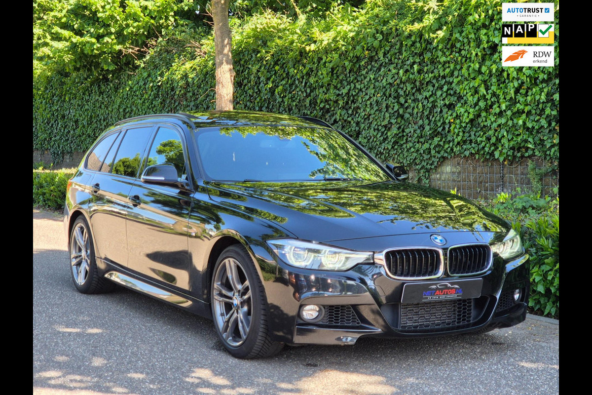 BMW 3 Serie Touring 318i M Sport Pano Apple CarPlat Elk. Trekhaak 19inch NAP Rijklaar Garantie Zwart BMW 3 Serie Touring 318i M Sport Pano Apple CarPlat Elk. Trekhaak 19inch NAP Rijklaar Garantie Zwart