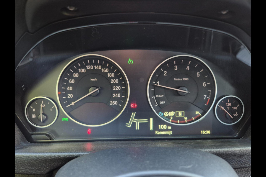BMW 3 Serie Touring 318i M Sport Pano Apple CarPlat Elk. Trekhaak 19inch NAP Rijklaar Garantie Zwart