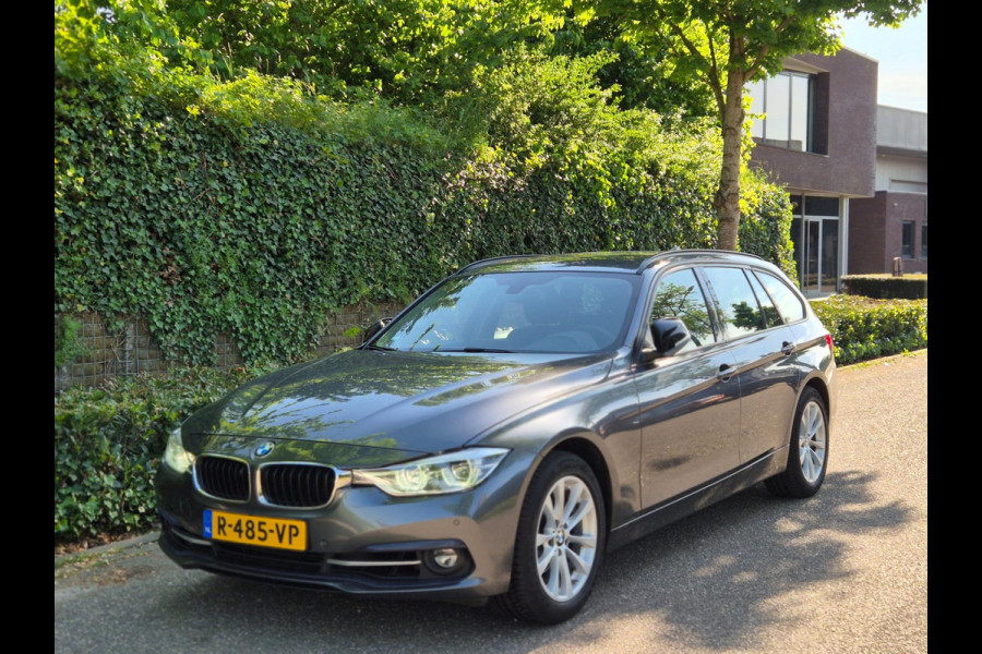 BMW 3 Serie Touring F31 High Executive Sport Elk. Trekhaak Navi RIJKLAAR NEW APK Grijs Garantie MOG.