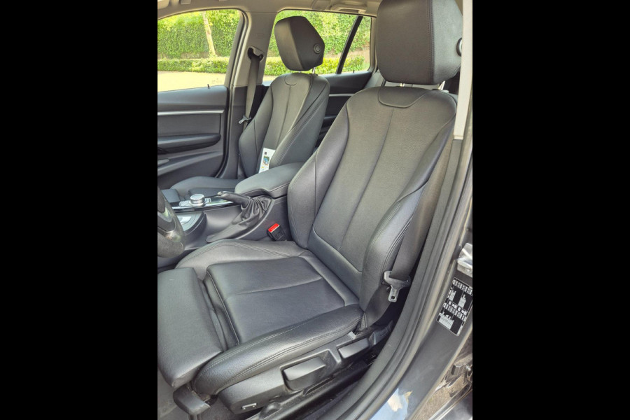 BMW 3 Serie Touring F31 High Executive Sport Elk. Trekhaak Navi RIJKLAAR NEW APK Grijs Garantie MOG.