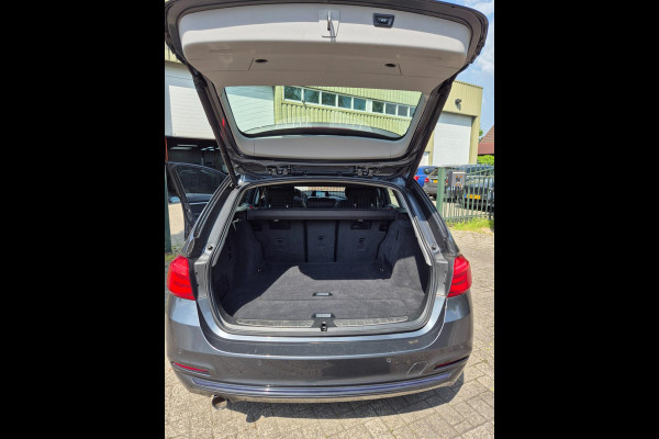 BMW 3 Serie Touring F31 High Executive Sport Elk. Trekhaak Navi RIJKLAAR NEW APK Grijs Garantie MOG.