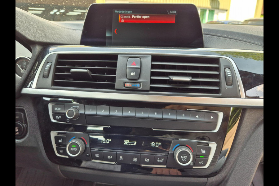 BMW 3 Serie Touring F31 High Executive Sport Elk. Trekhaak Navi RIJKLAAR NEW APK Grijs Garantie MOG.