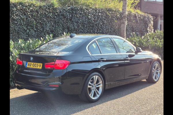 BMW 3-serie 320i Apple CarPlay NBT EVO NAVI Trekhaak Elekt. 2e eigenaar High Executive Sport Stoelen