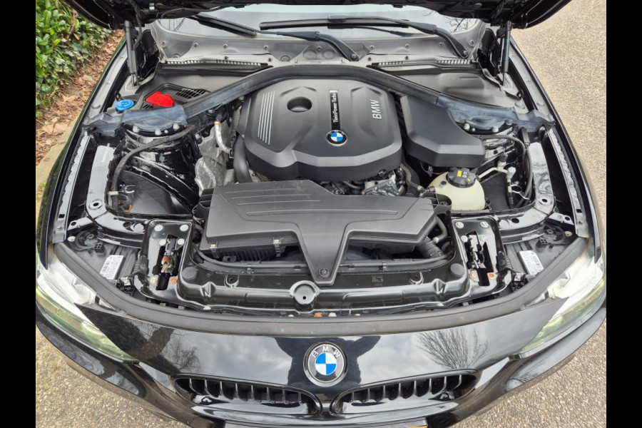 BMW 3 Serie Touring F31 M Sport 2e-EIG Apple CarPlay Navi Camera LED DAB+ PDC NAP NL GARANTIE
