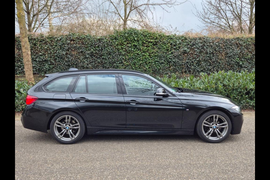 BMW 3 Serie Touring F31 M Sport 2e-EIG Apple CarPlay Navi Camera LED DAB+ PDC NAP NL GARANTIE