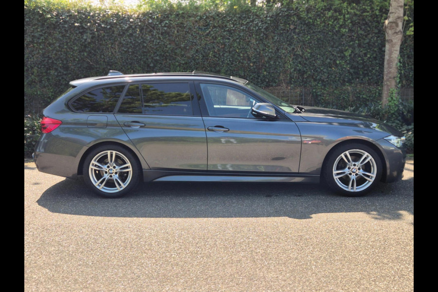 BMW 3-serie F31 M Sport Pano CarPlay H&Kardon NAP 12mnd GARANTIE GARANTIE M Sport Ed. Pano Harman K CarPlay NAP Pre LCI Leder