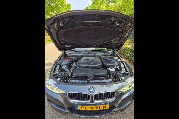 BMW 3-serie F31 M Sport Pano CarPlay H&Kardon NAP 12mnd GARANTIE GARANTIE M Sport Ed. Pano Harman K CarPlay NAP Pre LCI Leder