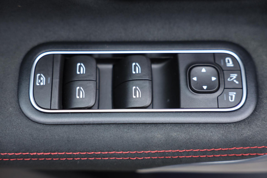 Mercedes-Benz CLA-Klasse Shooting Brake 200 AMG 45 Look / AUT / Navi / Ecc / Lane Assist / Cruise Control / Open Pano / 20 Inch
