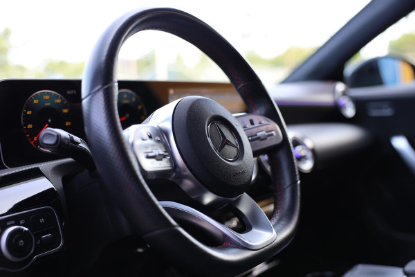 Mercedes-Benz CLA-Klasse Shooting Brake 200 AMG 45 Look / AUT / Navi / Ecc / Lane Assist / Cruise Control / Open Pano / 20 Inch