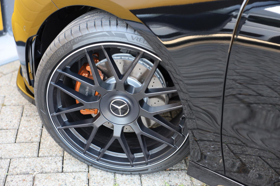Mercedes-Benz CLA-Klasse Shooting Brake 200 AMG 45 Look / AUT / Navi / Ecc / Lane Assist / Cruise Control / Open Pano / 20 Inch