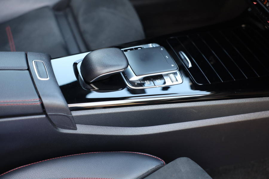 Mercedes-Benz CLA-Klasse Shooting Brake 200 AMG 45 Look / AUT / Navi / Ecc / Lane Assist / Cruise Control / Open Pano / 20 Inch