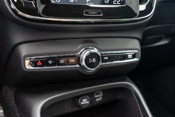 Volvo XC40 2.0 T4 R-Design Pano / Camera / ACC