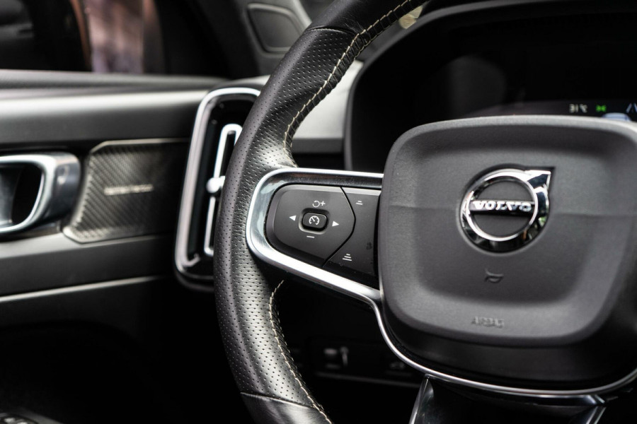 Volvo XC40 2.0 T4 R-Design Pano / Camera / ACC
