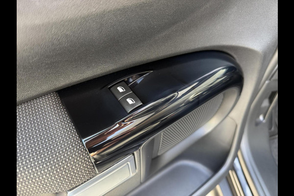 Citroën C4 Cactus 1.2 PureTech Shine 110pk Navigatiesysteem | Climate control | Cruise control | Multifunctioneel stuurwiel | Trekhaak | Isofix |