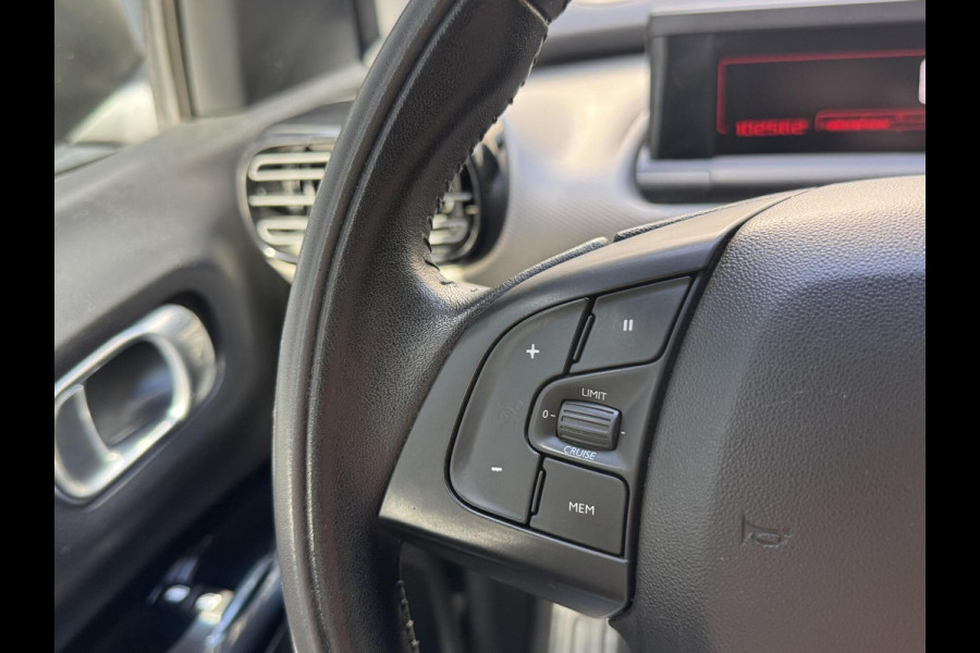 Citroën C4 Cactus 1.2 PureTech Shine 110pk Navigatiesysteem | Climate control | Cruise control | Multifunctioneel stuurwiel | Trekhaak | Isofix |