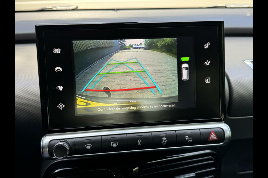 Citroën C4 Cactus 1.2 PureTech Shine 110pk Navigatiesysteem | Climate control | Cruise control | Multifunctioneel stuurwiel | Trekhaak | Isofix |