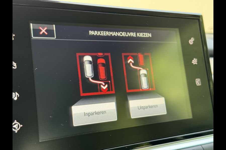 Citroën C4 Cactus 1.2 PureTech Shine 110pk Navigatiesysteem | Climate control | Cruise control | Multifunctioneel stuurwiel | Trekhaak | Isofix |