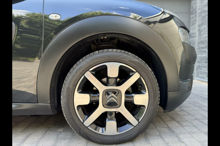 Citroën C4 Cactus 1.2 PureTech Shine 110pk Navigatiesysteem | Climate control | Cruise control | Multifunctioneel stuurwiel | Trekhaak | Isofix |