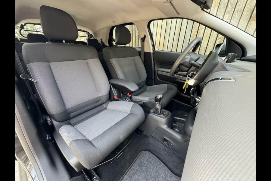 Citroën C4 Cactus 1.2 PureTech Shine 110pk Navigatiesysteem | Climate control | Cruise control | Multifunctioneel stuurwiel | Trekhaak | Isofix |