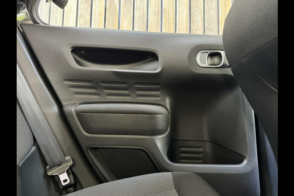 Citroën C4 Cactus 1.2 PureTech Shine 110pk Navigatiesysteem | Climate control | Cruise control | Multifunctioneel stuurwiel | Trekhaak | Isofix |