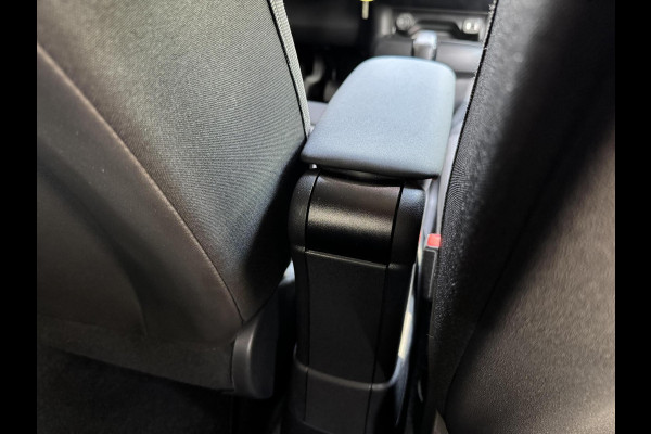 Citroën C4 Cactus 1.2 PureTech Shine 110pk Navigatiesysteem | Climate control | Cruise control | Multifunctioneel stuurwiel | Trekhaak | Isofix |
