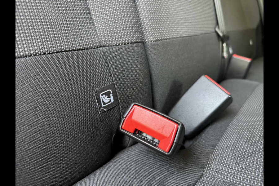 Citroën C4 Cactus 1.2 PureTech Shine 110pk Navigatiesysteem | Climate control | Cruise control | Multifunctioneel stuurwiel | Trekhaak | Isofix |