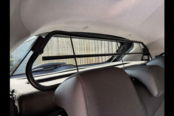 Citroën C4 Cactus 1.2 PureTech Shine 110pk Navigatiesysteem | Climate control | Cruise control | Multifunctioneel stuurwiel | Trekhaak | Isofix |