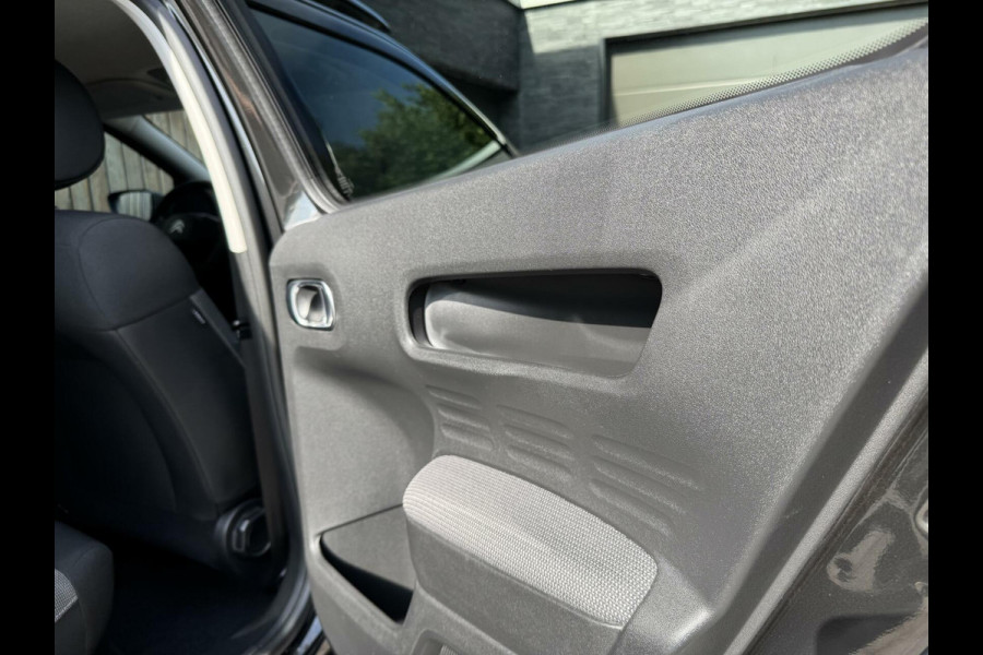 Citroën C4 Cactus 1.2 PureTech Shine 110pk Navigatiesysteem | Climate control | Cruise control | Multifunctioneel stuurwiel | Trekhaak | Isofix |
