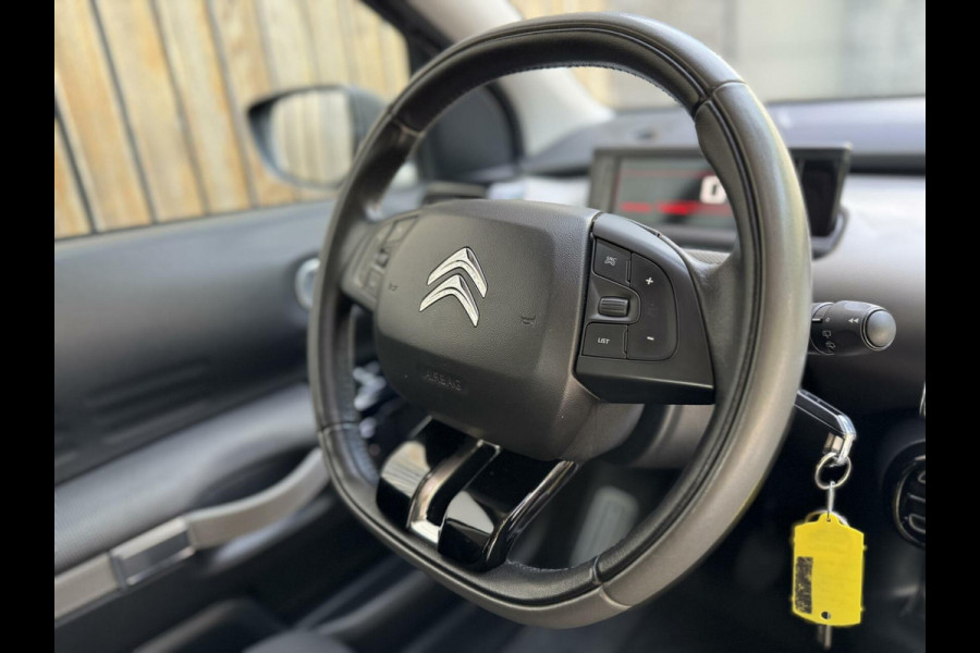 Citroën C4 Cactus 1.2 PureTech Shine 110pk Navigatiesysteem | Climate control | Cruise control | Multifunctioneel stuurwiel | Trekhaak | Isofix |