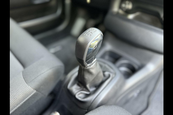 Citroën C4 Cactus 1.2 PureTech Shine 110pk Navigatiesysteem | Climate control | Cruise control | Multifunctioneel stuurwiel | Trekhaak | Isofix |