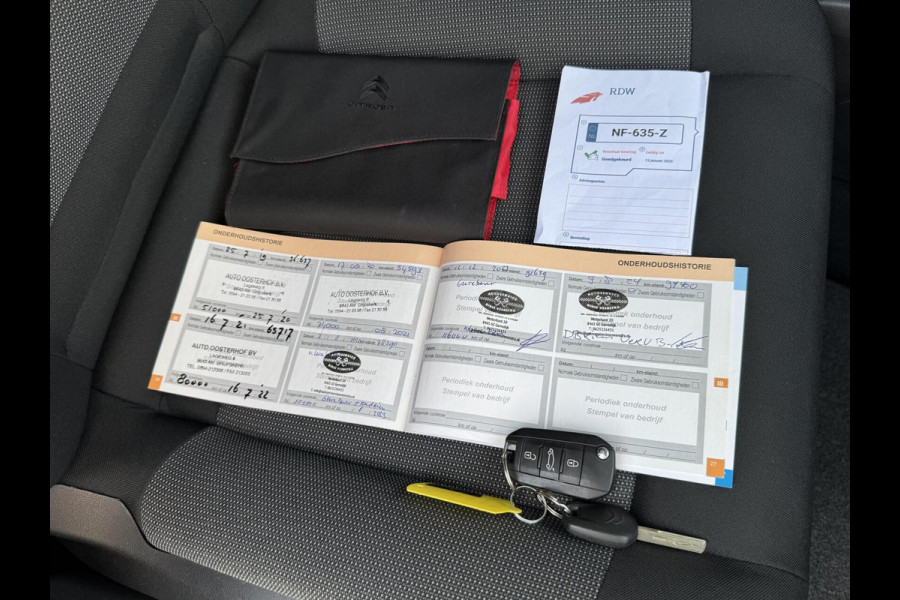 Citroën C4 Cactus 1.2 PureTech Shine 110pk Navigatiesysteem | Climate control | Cruise control | Multifunctioneel stuurwiel | Trekhaak | Isofix |