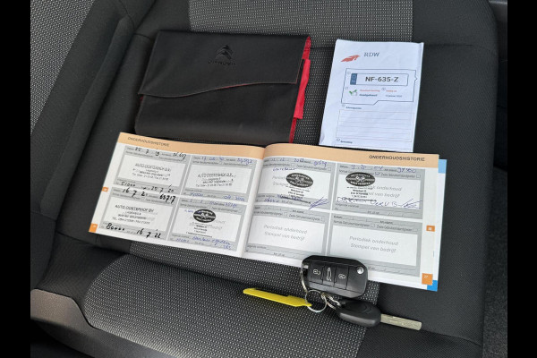 Citroën C4 Cactus 1.2 PureTech Shine 110pk Navigatiesysteem | Climate control | Cruise control | Multifunctioneel stuurwiel | Trekhaak | Isofix |