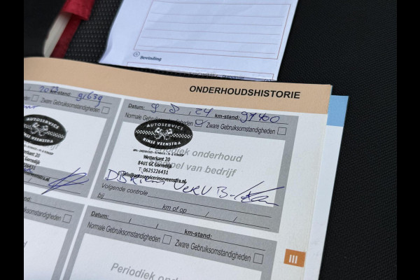 Citroën C4 Cactus 1.2 PureTech Shine 110pk Navigatiesysteem | Climate control | Cruise control | Multifunctioneel stuurwiel | Trekhaak | Isofix |