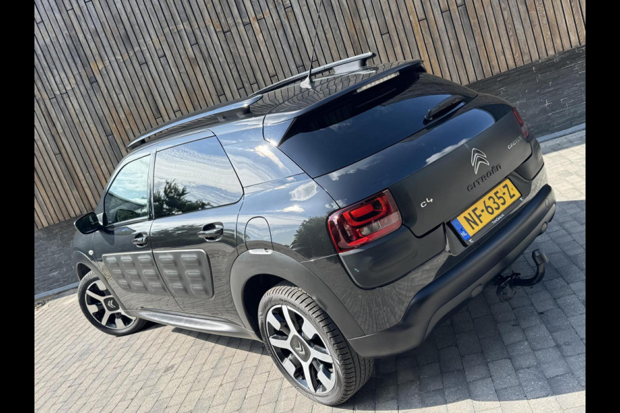 Citroën C4 Cactus 1.2 PureTech Shine 110pk Navigatiesysteem | Climate control | Cruise control | Multifunctioneel stuurwiel | Trekhaak | Isofix |
