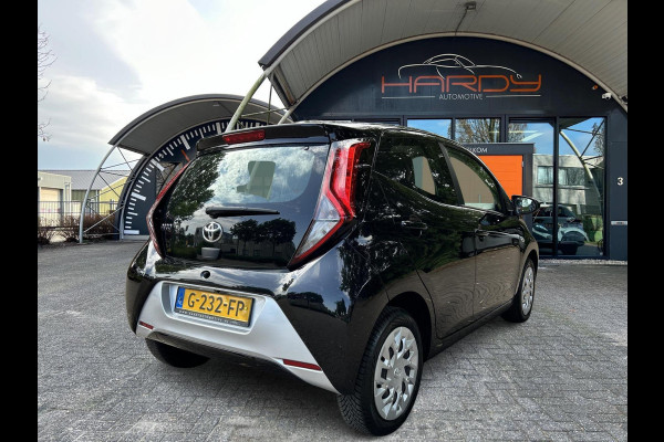 Toyota Aygo 1.0 VVT-i X-PLAY NAVI CAMERA ALLSEASON RIJKLAARPRIJS!