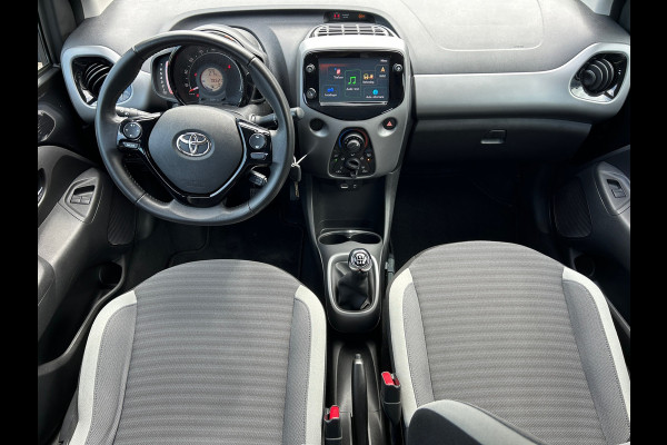 Toyota Aygo 1.0 VVT-i X-PLAY NAVI CAMERA ALLSEASON RIJKLAARPRIJS!