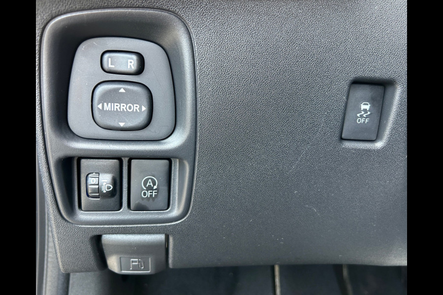 Toyota Aygo 1.0 VVT-i X-PLAY NAVI CAMERA ALLSEASON RIJKLAARPRIJS!