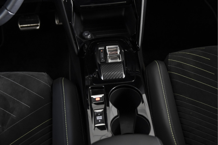 Peugeot 2008 1.2 PureTech 130 PK GT - Automaat | Dig. Cockpit | Adapt. Cruise | Elek. stoel | Stoelverw. | PDC | Camera | NAV + App. Connect | ECC | LM 17" | 6663