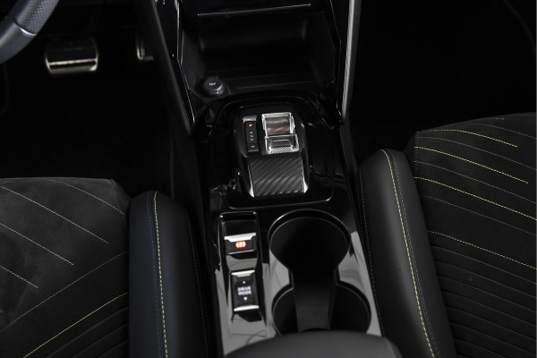 Peugeot 2008 1.2 PureTech 130 PK GT - Automaat | Dig. Cockpit | Adapt. Cruise | Elek. stoel | Stoelverw. | PDC | Camera | NAV + App. Connect | ECC | LM 17" | 6663