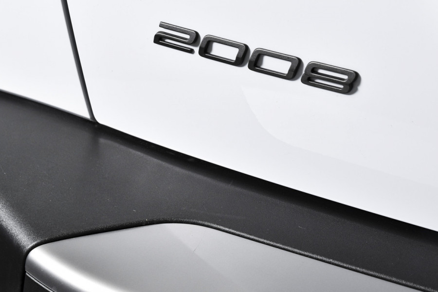 Peugeot 2008 1.2 PureTech 130 PK GT - Automaat | Dig. Cockpit | Adapt. Cruise | Elek. stoel | Stoelverw. | PDC | Camera | NAV + App. Connect | ECC | LM 17" | 6663