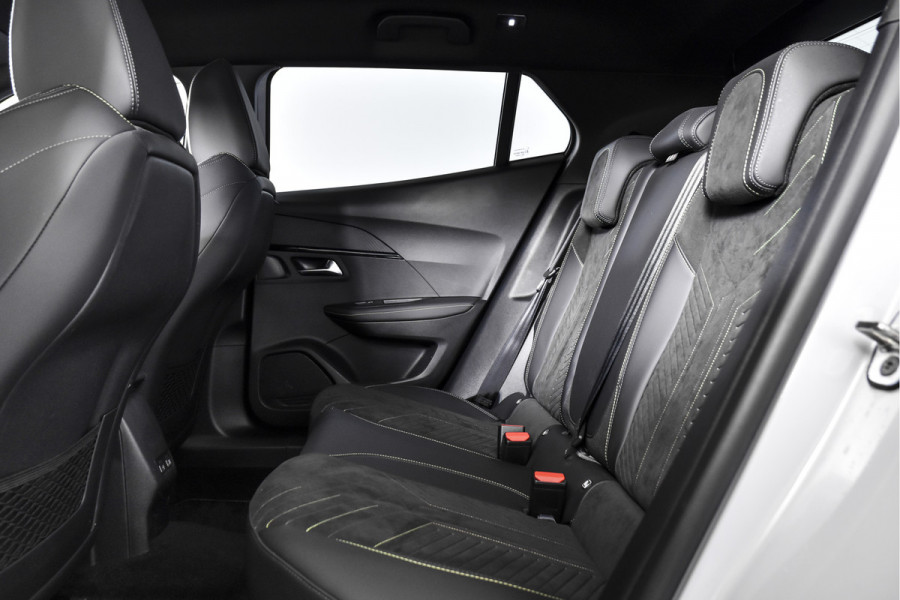 Peugeot 2008 1.2 PureTech 130 PK GT - Automaat | Dig. Cockpit | Adapt. Cruise | Elek. stoel | Stoelverw. | PDC | Camera | NAV + App. Connect | ECC | LM 17" | 6663