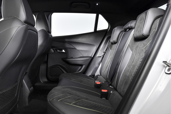 Peugeot 2008 1.2 PureTech 130 PK GT - Automaat | Dig. Cockpit | Adapt. Cruise | Elek. stoel | Stoelverw. | PDC | Camera | NAV + App. Connect | ECC | LM 17" | 6663