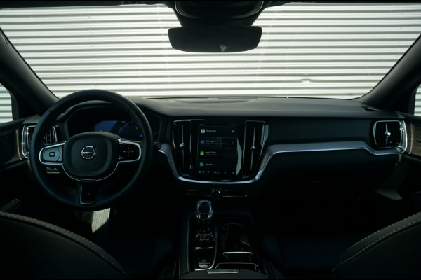 Volvo V60 T6 PHEV Plus Dark ORG.NL! | BTW AUTO | 20" LM VELGEN