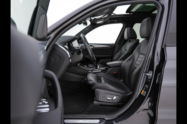 BMW iX3 High Executive 80 kWh [ 3-Fase ] (INCL-BTW) *PANO | LUXURY-LEATHER | FULL-LED | DAB | CARPLAY | ADAPTIVE-CRUISE | DIGI-COCKPIT | BLINDSPOT | HARMAN/KARDON-SOUNDSYTEM | HEAD-UP | KEYLESS | TOP-VIEW | SPORT-SEATS | TOWBAR  | .