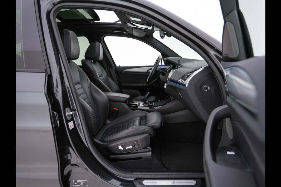 BMW iX3 High Executive 80 kWh [ 3-Fase ] (INCL-BTW) *PANO | LUXURY-LEATHER | FULL-LED | DAB | CARPLAY | ADAPTIVE-CRUISE | DIGI-COCKPIT | BLINDSPOT | HARMAN/KARDON-SOUNDSYTEM | HEAD-UP | KEYLESS | TOP-VIEW | SPORT-SEATS | TOWBAR  | .