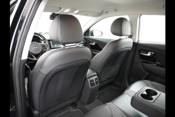 Kia e-Niro 64kWh AUT 204pk Navi Auto-Pilot Adaptive-Cruise+stop&go Apple Carplay Android Auto Pdc Led Ecc Keyless 1/2 Leder DynamicLine AEB Braking Lmv 17" Lane Assist Dwarsverkeerwaarsching 100% Dealeronderhouden Origineel Nederlandse auto