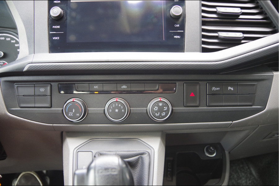 Volkswagen Transporter 2.0 TDI L2 30 DC-5P, 150PK AUT. TREKHAAK, CAMERA, NAVI, CRUISE, AIRCO, VOORRUIT VERWARMING, DUBBELE CABINE