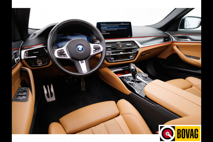 BMW 5 Serie 545e xDrive High Executive M-sport 394 PK | Pano | Trekhaak elec. | Volledig leder 360 Camera, Stoel- en stuurverwarming