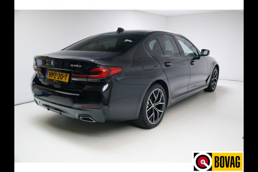 BMW 5 Serie 545e xDrive High Executive M-sport 394 PK | Pano | Trekhaak elec. | Volledig leder 360 Camera, Stoel- en stuurverwarming