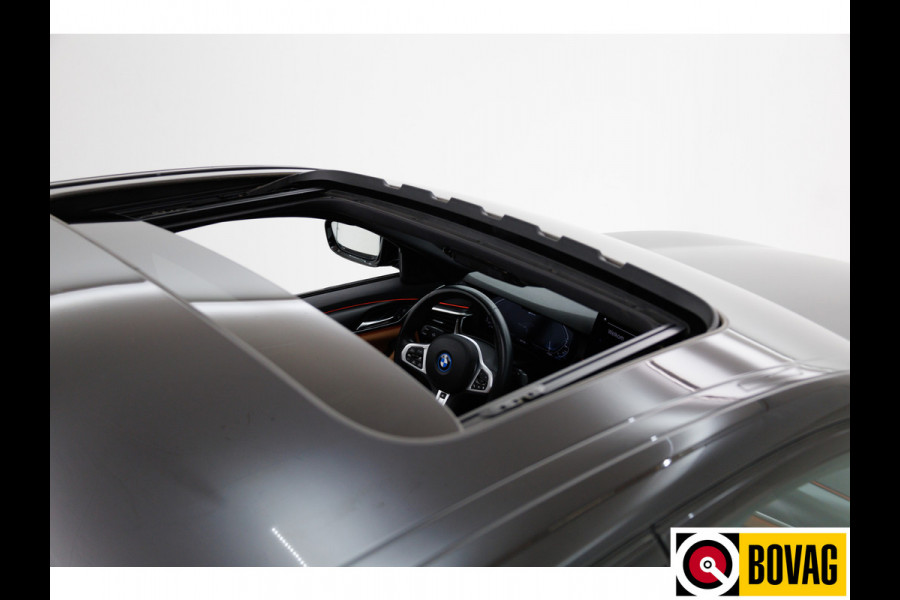 BMW 5 Serie 545e xDrive High Executive M-sport 394 PK | Pano | Trekhaak elec. | Volledig leder 360 Camera, Stoel- en stuurverwarming